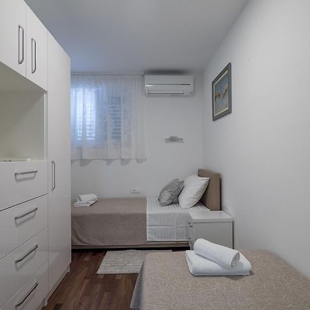 Drop In Split Luxury Suites Esterno foto