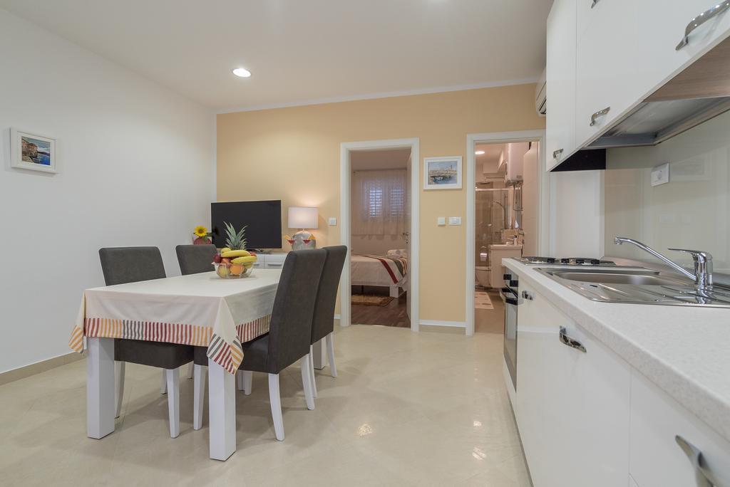 Drop In Split Luxury Suites Esterno foto