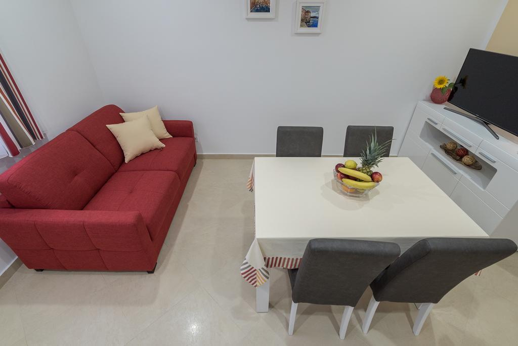 Drop In Split Luxury Suites Esterno foto