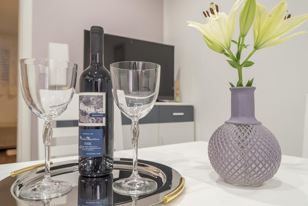 Drop In Split Luxury Suites Esterno foto
