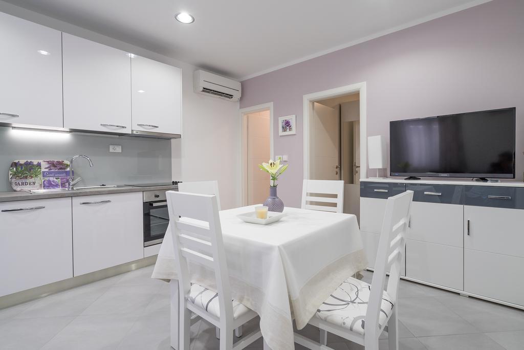 Drop In Split Luxury Suites Esterno foto