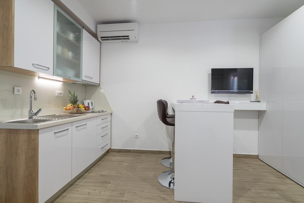 Drop In Split Luxury Suites Esterno foto