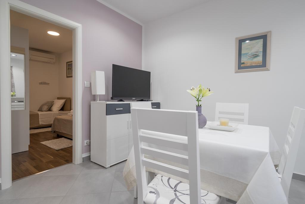 Drop In Split Luxury Suites Esterno foto