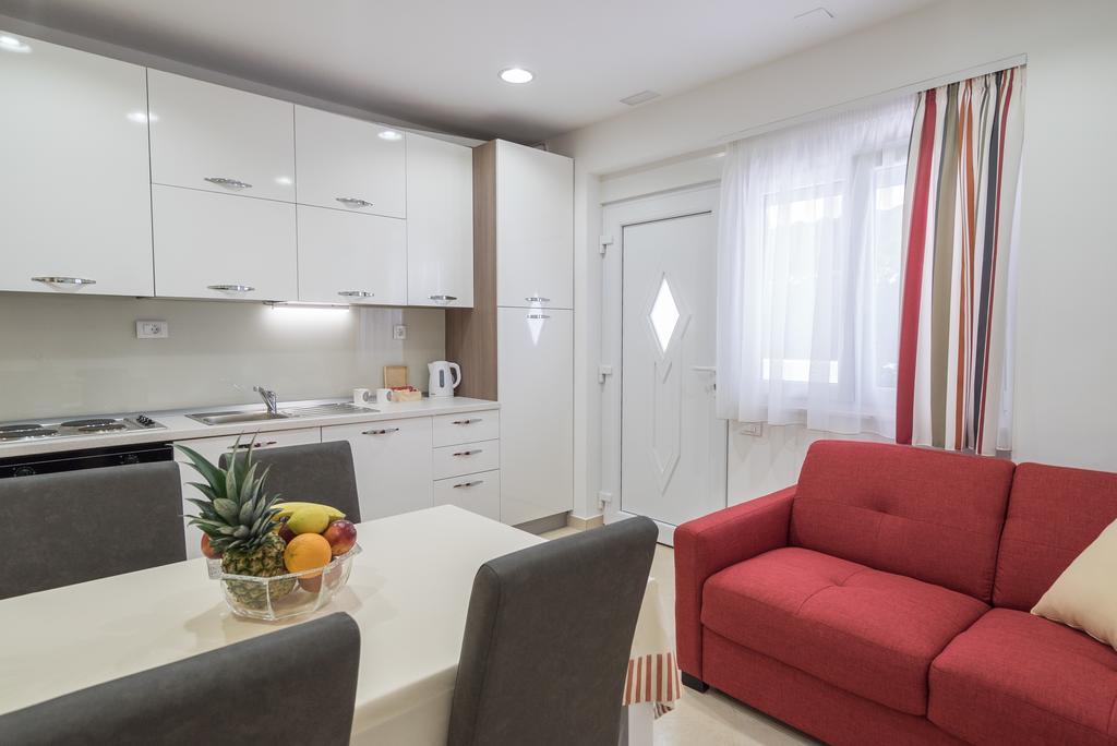 Drop In Split Luxury Suites Esterno foto