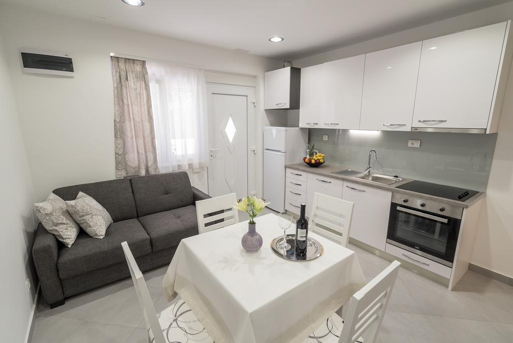 Drop In Split Luxury Suites Esterno foto
