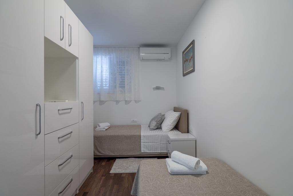 Drop In Split Luxury Suites Esterno foto