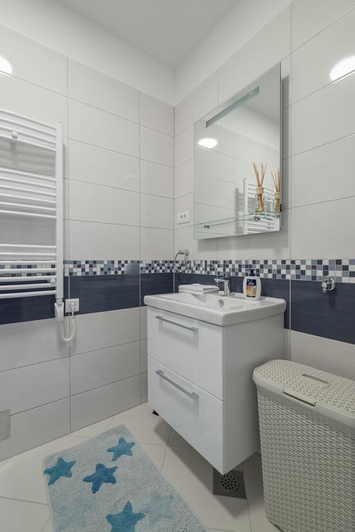 Drop In Split Luxury Suites Esterno foto