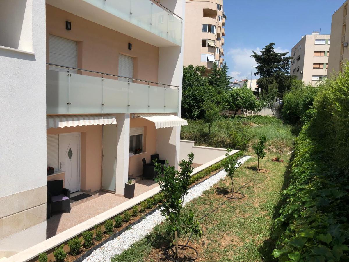 Drop In Split Luxury Suites Esterno foto